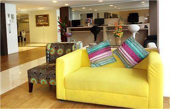 Khách sạn Nantra Silom 3*